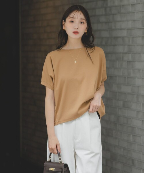 URBAN RESEARCH ROSSO（アーバンリサーチロッソ）の「『WEB/一部店舗限定』UVカットドルマンスリーブプルオーバー（Tシャツ/カットソー・レディース・IVORY/D/BLUE/CAMEL/BROWN・Free）」の4枚目の写真