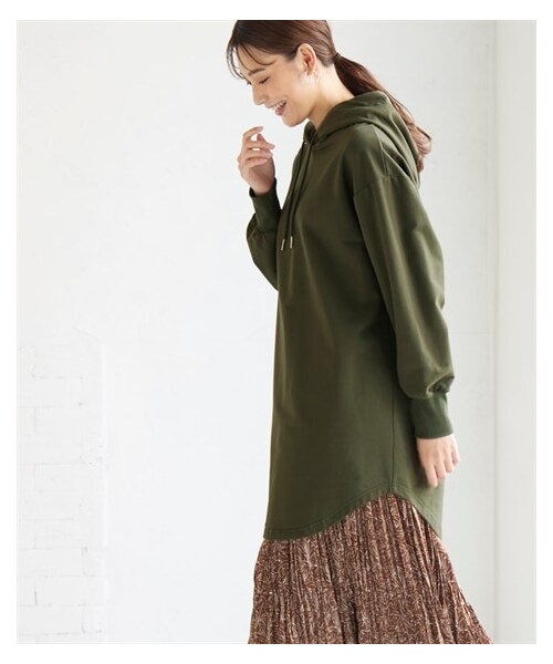 nissen（ニッセン）の「大きいサイズ 綿１００％裾ラウンドパーカーチュニック（チュニック・レディース・黒/スモークカーキ/ラテホワイト/ベイクドオレンジ/ピュアブルー・L/LL/3L/4L/5L/6L/8L/10L）」の14枚目の写真