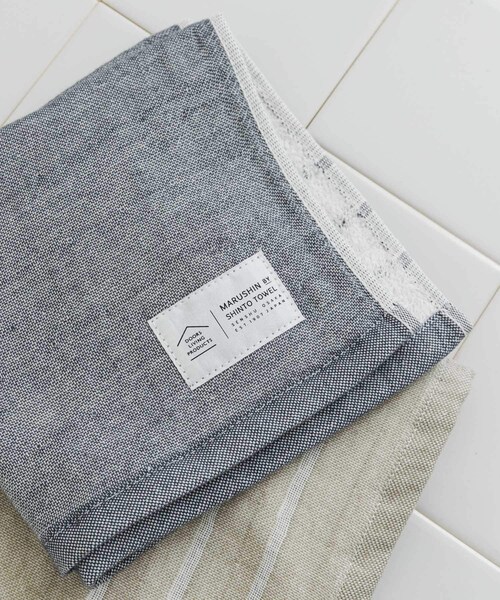 URBAN RESEARCH DOORS（アーバンリサーチドアーズ）の「DOORS LIVING PRODUCTS　ガーゼパイル ハンドタオル（タオル・メンズ・ウォームグレー/シャドウ・-）」の2枚目の写真