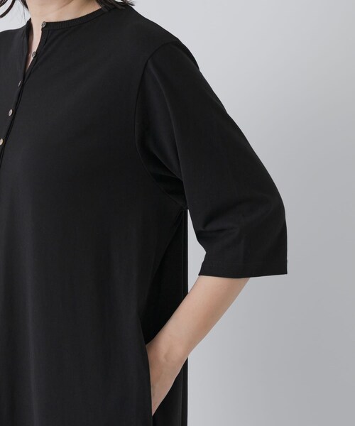 かぐれ（カグレ）の「『2サイズ展開』ヘンリーカットワンピース（ワンピース・レディース・BLACK/CHARCOAL・1/0）」の11枚目の写真