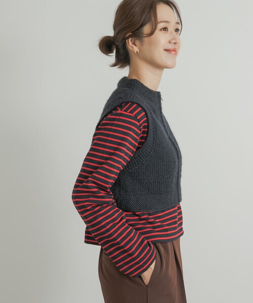 URBAN RESEARCH DOORS(アーバンリサーチドアーズ)の「『別注』KHWOPA SPIRIT×DOORS ショート丈ZIPベスト(ニット/セーター・レディース・グレー/レッド/ネイビー・one)」の12枚目の写真