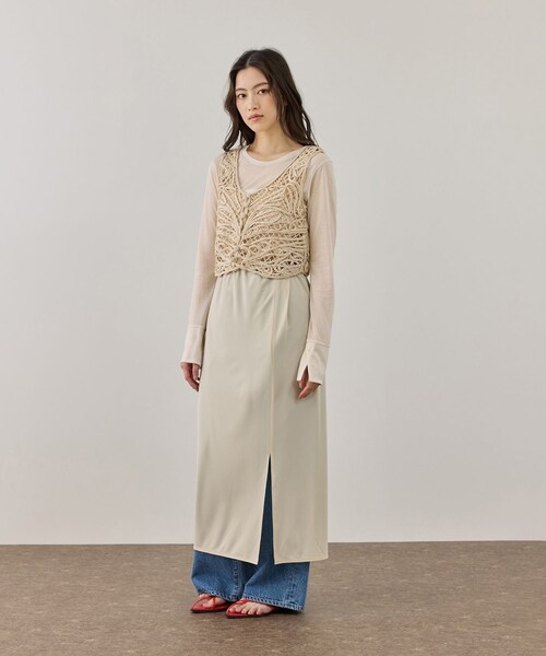 ADAM ET ROPE'（アダムエロペ）の「コードレースタンクジレ（ベスト・レディース・ブラック/キナリ・F）」の10枚目の写真