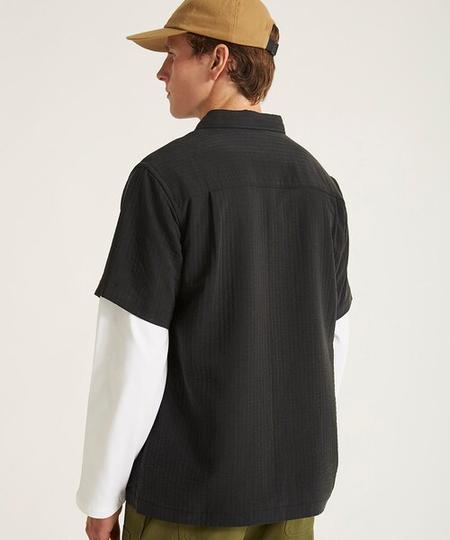 Saturdays NYC（サタデーズ ニューヨークシティ ）の「Bruce Double Layer Crinkle Short Sleeve Shirt（シャツ/ブラウス・メンズ・ブラック/オフホワイト・L/M/S/XL/XS）」の21枚目の写真