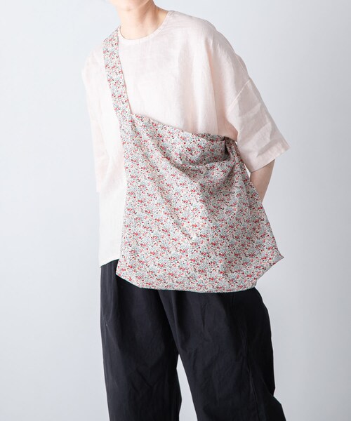 新品タグ付き　かぐれ　リバティショルダーバッグ かぐれ（カグレ）の「リバティショルダーバッグ（ショルダー