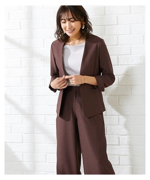 nissen（ニッセン）の「【レディーススーツ】ストレッチセミワイドパンツスーツ（ノーカラージャケット＋パンツ）（多機能リネンライクシリーズ）<大きいサイズ有>（フォーマルスーツ/小物・レディース・ネイビー/スモーキーブルー/ダークブラウン/ネイビー(新サイズ)/スモーキーブルー(新サイズ)・7/9/11/13/15/17/19/21/23/4L/5L/6L/8L）」の8枚目の写真