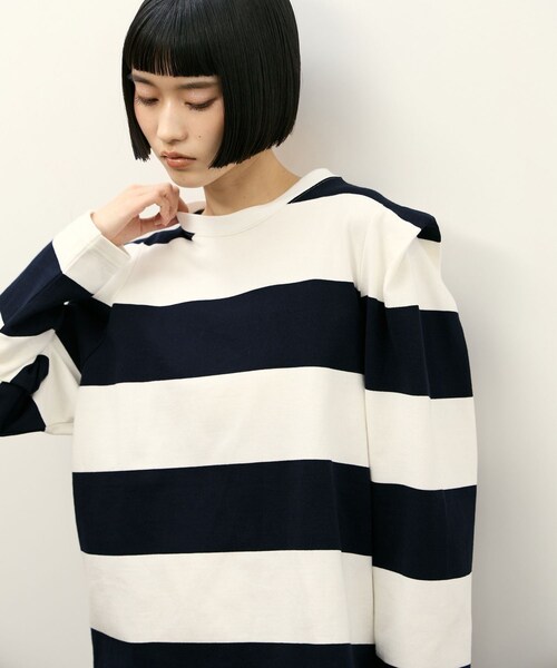 ADAM ET ROPE'(アダムエロペ)の「【PHEENY(フィーニー)】別注 Heavy weight border tucked sleeve(Tシャツ/カットソー・レディース・ネイビー/ワイン系・F)」の9枚目の写真