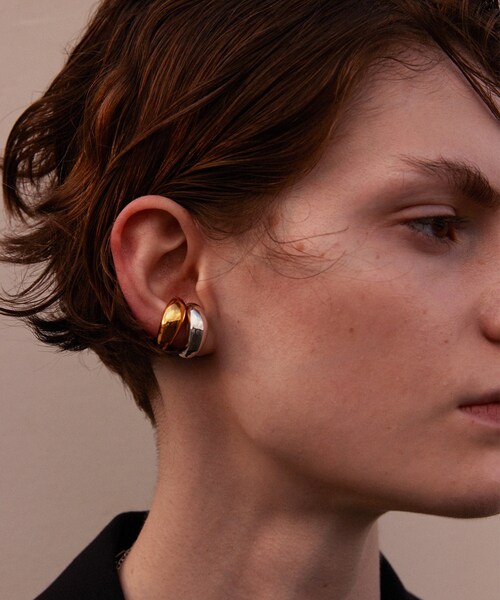 ADAM ET ROPE'（アダムエロペ）の「【KNOWHOW JEWELRY(ノウハウジュエリー)】Moon M（イヤリング・レディース・シルバー・F）」の3枚目の写真