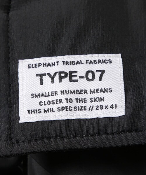 ADAM ET ROPE'（アダムエロペ）の「【elephant TRIBAL fabrics/エレファントトライバルファブリクス】Hybrid Cowichan Blouson（MA-1・メンズ・ブラック/カーキ・F）」の10枚目の写真