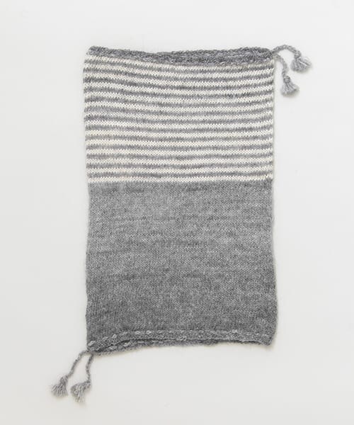 かぐれ（カグレ）の「PUENTE　手紡ぎネックウォーマー3way（ネックウォーマー/スヌード・レディース・シマシマグレー・FREE）」の2枚目の写真