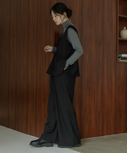 URBAN RESEARCH Sonny Label（アーバンリサーチサニーレーベル）の「ペプラムオールインワン（つなぎ/オールインワン・レディース・ブラック/グレー・36/38）」の9枚目の写真