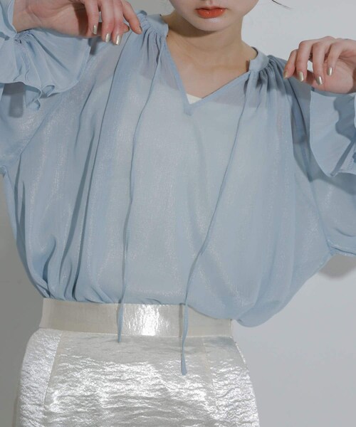 SENSE OF PLACE by URBAN RESEARCH(センスオブプレイスバイアーバンリサーチ)の「ハクプリントブラウス(シャツ/ブラウス・レディース・L.BLUE/BEIGE/GRAY・one)」の4枚目の写真