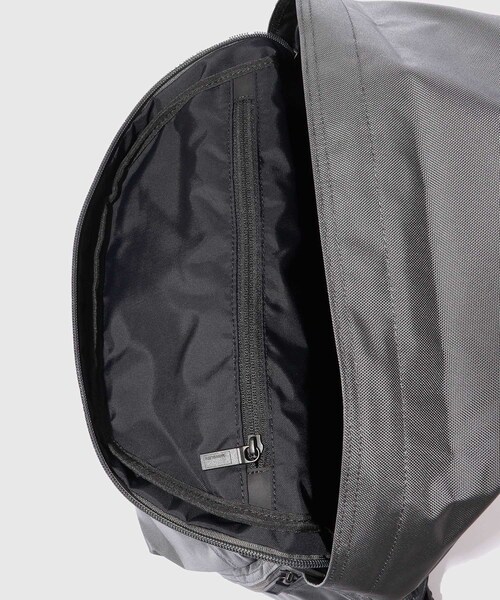 ADAM ET ROPE'（アダムエロペ）の「【MONOLITH/モノリス】BACKPACK STANDARD S（バックパック/リュック・メンズ・ブラック/ライトグレー・F）」の14枚目の写真