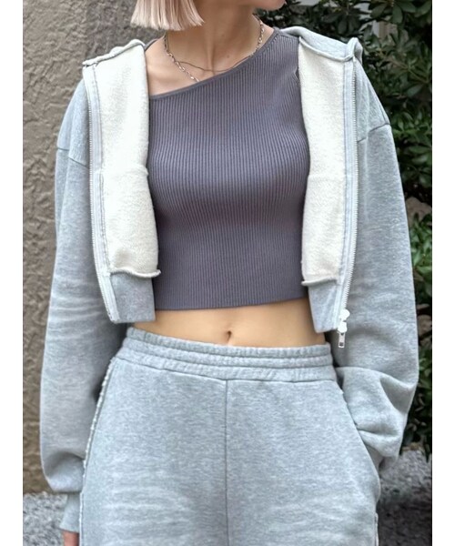 EMODA（エモダ）の「シェービングショートジップフーディ（パーカー・レディース・ライトグレー/グレー/ブラック・F）」の4枚目の写真