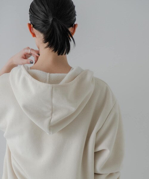 URBAN RESEARCH(アーバンリサーチ)の「『別注』THOUSAND MILE×URBAN RESEARCH KNIT FREECE HF-ZIP HOODIE(パーカー・レディース・OFF WHITE/BORDEAUX/BLACK・M/L)」の6枚目の写真