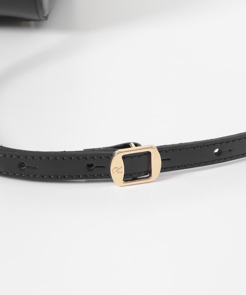 URBAN RESEARCH（アーバンリサーチ）の「CHRISTIAN VILLA　エナメルカーフレザーショルダーバッグ（ショルダーバッグ・レディース・BLACK・-0）」の8枚目の写真