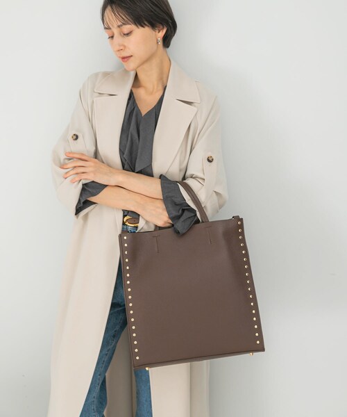 URBAN RESEARCH ROSSO（アーバンリサーチロッソ）の「AULENTTI　スタッズスクエアバッグ（ハンドバッグ・レディース・BEIGE/BROWN・Free）」の3枚目の写真