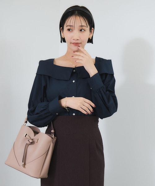 VIS（ビス）の「オフショルライクロングスリーブブラウス/イージーケア（シャツ/ブラウス・レディース・ホワイト系/ネイビー/ブルー系・F）」の4枚目の写真