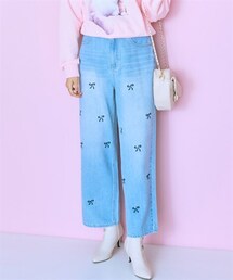 marun | ＜大きいサイズ＞リボン刺しゅうパール調デニムパンツ　marun(デニムパンツ)