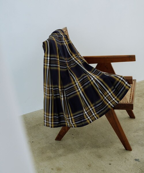 URBAN RESEARCH Sonny Label（アーバンリサーチサニーレーベル）の「タックチェックイージースカート（スカート・レディース・ブラック系/イエロー系/ブラウン系・36/38）」の22枚目の写真