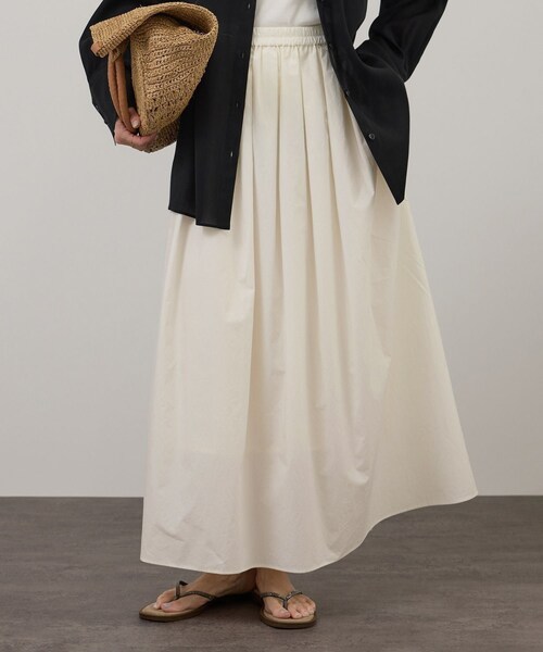 ADAM ET ROPE'（アダムエロペ）の「コーティングギャザータックスカート / セットアップ対応（スカート・レディース・ホワイト/ネイビー系・F）」の17枚目の写真