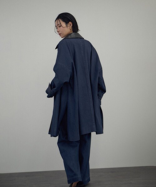 ADAM ET ROPE'(アダムエロペ)の「デニムテントシルエットステンカラーコート(ステンカラーコート・レディース・ネイビー系・F)」の7枚目の写真
