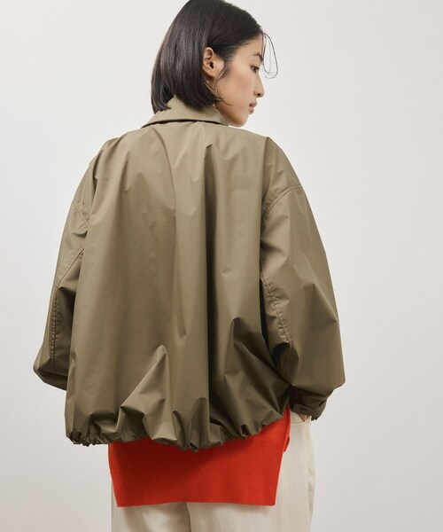 ADAM ET ROPE'（アダムエロペ）の「ファンクションドロストブルゾン/撥水（ナイロンジャケット・レディース・ブラック/カーキ・36/38）」の6枚目の写真
