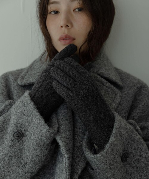 URBAN RESEARCH Sonny Label（アーバンリサーチサニーレーベル）の「ケーブルニットグローブ（ベルト・レディース・Lグレー/ブラック/チャコール・One）」の5枚目の写真
