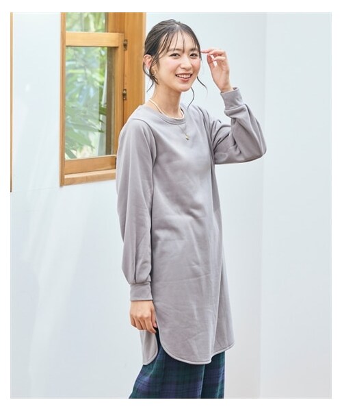 nissen（ニッセン）の「大きいサイズ タックスリーブ裏起毛カットソーチュニック（チュニック・レディース・黒/オフホワイト/ライトグレー・L/LL/3L/4L/5L/6L/8L/10L）」の12枚目の写真