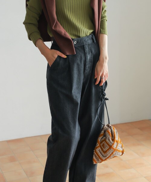 URBAN RESEARCH DOORS（アーバンリサーチドアーズ）の「『セットアップ対応』 フロントタックストレートデニム（デニムパンツ・レディース・BLACK/INDIGO・S/M）」の7枚目の写真