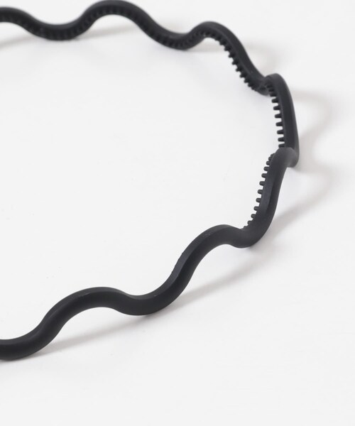 URBAN RESEARCH(アーバンリサーチ)の「decor『デコール』 SET WAVE HEADBAND(カチューシャ・レディース・BLACK・-)」の5枚目の写真