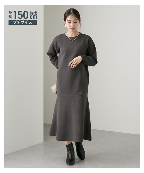 nissen（ニッセン）の「小さいサイズ　パールボタン付きニットワンピース　低身長さん・小柄女性（ワンピース・レディース・カーキ/チャコール・P1/P2）」の2枚目の写真