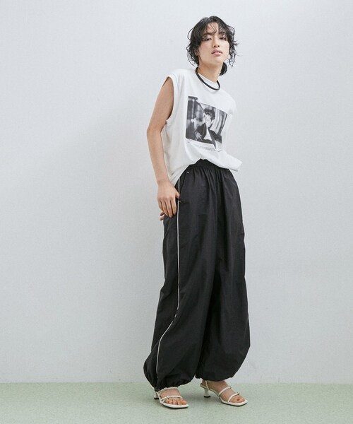 ADAM ET ROPE'（アダムエロペ）の「【DISCUS for ADAM ET ROPE'】別注 NYLON PANTS（カーゴパンツ・レディース・ブラック/ホワイト/ラベンダー・F）」の16枚目の写真