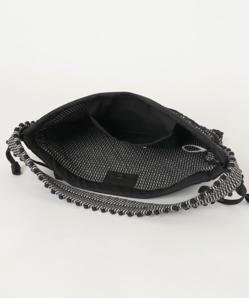 かぐれ（カグレ）の「Antonello　NINFE DRAWSTRING BAG（ショルダーバッグ・レディース・BLACK・Free）」の6枚目の写真