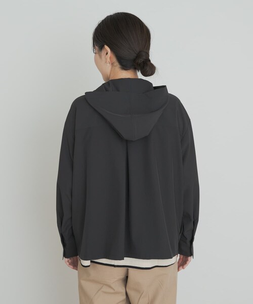 URBAN RESEARCH DOORS(アーバンリサーチドアーズ)の「『UR TECH MoLight』撥水UVカットフードジャケット(テーラードジャケット・レディース・CHARCOAL/BLACK・M)」の14枚目の写真