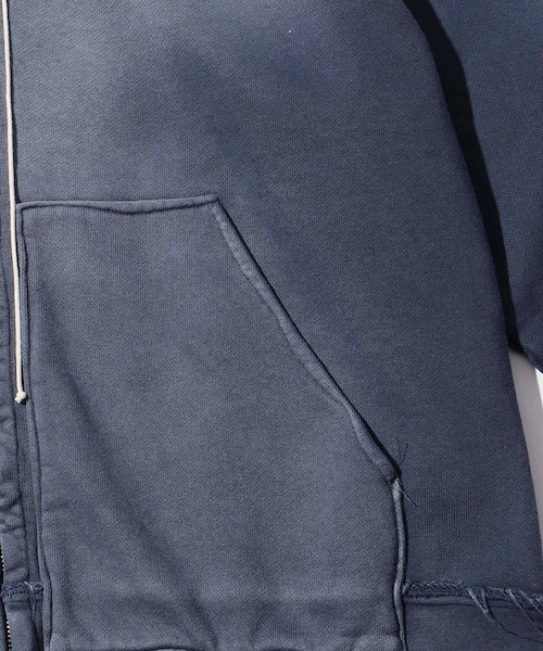 ADAM ET ROPE'(アダムエロペ)の「【CAMIEL FORTGENS/カミエル フォートヘンス】FITTED ZIP HOODIE(パーカー・メンズ・ネイビー・M)」の9枚目の写真