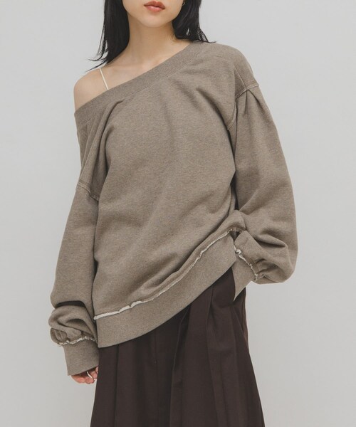 KBF（ケイビーエフ）の「2WAYルーズスウェット（Tシャツ/カットソー・レディース・BEIGE/LATTE/CHARCOAL・One）」の3枚目の写真