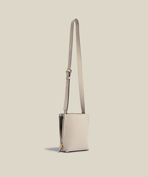 ROPE'(ロペ)の「【E'POR】Y BAG Shoulder Micro【超軽量】【WEB・一部店舗限定】(ショルダーバッグ・レディース・ブラック/ライトグレー/キナリ/ダークブラウン/ダークブラウン系・F)」の11枚目の写真