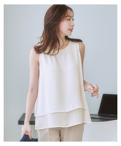 nissen（ニッセン）の「２枚重ねジョーゼット裾ティアードブラウス<大きいサイズ有>（シャツ/ブラウス・レディース・ブルーグリーン/オフホワイト/黒/スモーキーグリーン/グレージュ/ネイビー/キャラメル/ベージュチェック・S/M/L/LL/3L/4L/5L/6L/8L）」の2枚目の写真