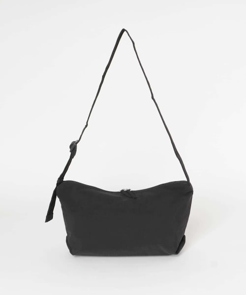 URBAN RESEARCH DOORS(アーバンリサーチドアーズ)の「ウォッシャブルミニショルダー(ショルダーバッグ・レディース・BLACK/L.BEIGE・One)」の1枚目の写真