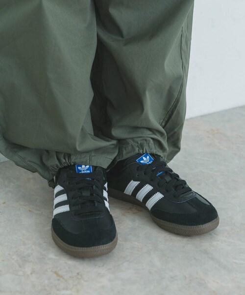 URBAN RESEARCH DOORS（アーバンリサーチドアーズ）の「adidas　SAMBA OG CF EL C(KIDS)（シューズ小物/雑貨・キッズ・コアブラック・17/18/19/20/21）」の2枚目の写真