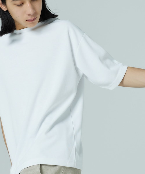 ITEMS URBANRESEARCH(アイテムズ アーバンリサーチ)の「『UR TECH ひやサラクール』 ライトポンチ トップス(Tシャツ/カットソー・メンズ・BLU/OFF/BLK/GREIGE/GRN・S/M/L/XL)」の1枚目の写真