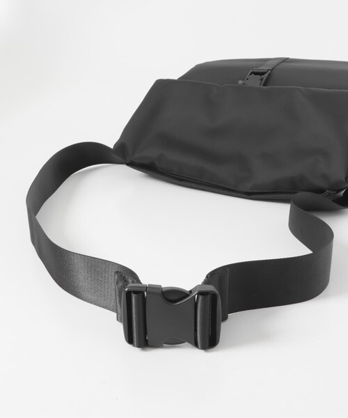 RODE SKO（ロデスコ）の「撥水フィドロックショルダーバッグ L（ショルダーバッグ・メンズ・BLACK/KHAKI・L）」の7枚目の写真