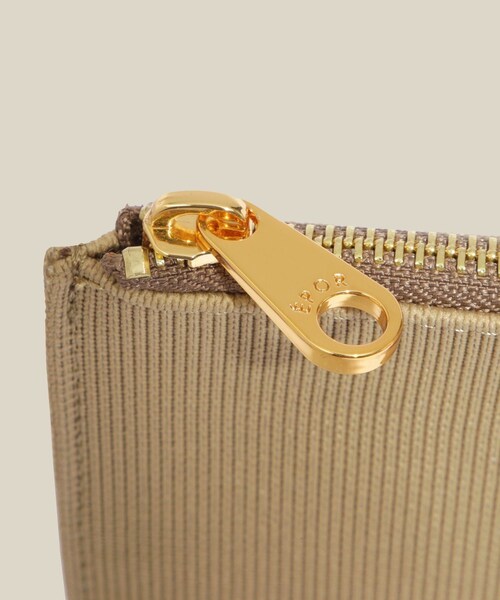 ROPE'（ロペ）の「【E'POR】GADGET TABLET CASE（ポーチ・レディース・ブラック/ベージュ・F）」の5枚目の写真