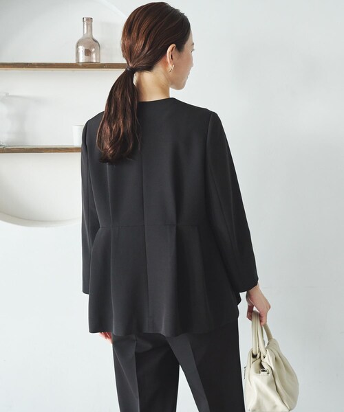 URBAN RESEARCH（アーバンリサーチ）の「ノーカラーペプラムジャケット（ノーカラージャケット・レディース・NAVY/BLACK・Free）」の6枚目の写真