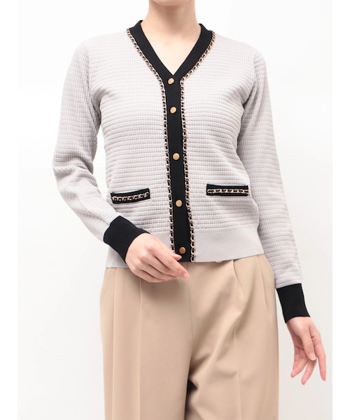 TONAL（トーナル）の「チェーンデザインニットカーデ（ニット/セーター・レディース・オフホワイト/グレー/ネイビー・M）」の4枚目の写真