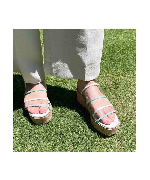 Mode et Jacomo(モードエジャコモ)の「モード エ ジャコモ MODE ET JACOMO 厚底クリアミュールサンダル (サンダル・レディース・BLC/GRC/PKC/YLC・S/22.5cm/M/23.5cm/L/24.5cm/LL/25cm)」の12枚目の写真