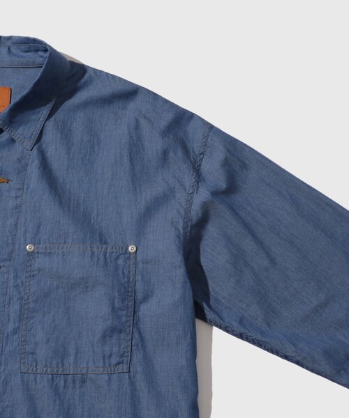 ADAM ET ROPE'（アダムエロペ）の「ライトオンスデニムシャツ ADAM ET ROPE' JEANS（シャツ/ブラウス・メンズ・ネイビー/ブルー系・L/M）」の15枚目の写真