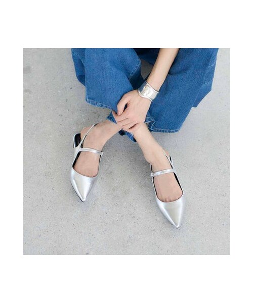 noyau(ノヤウ)の「ノヤウ noyau ポインテッドトゥバックベルトパンプス (パンプス・レディース・BL/SV/YL/BGA・S/22.5cm/M/23.5cm/L/24.5cm/LL/25cm)」の12枚目の写真