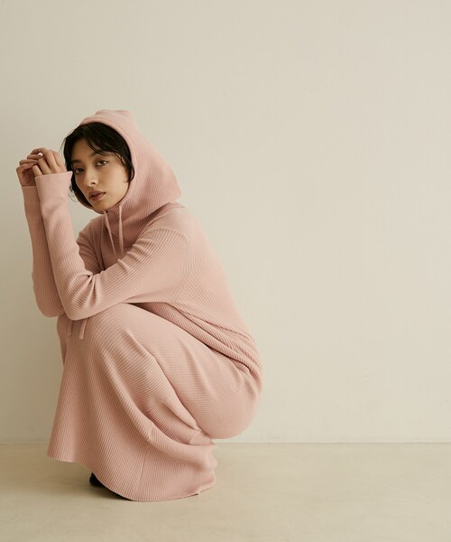 ADAM ET ROPE'（アダムエロペ）の「【極上の肌ざわり】バラクラバ-CreamyCotton /クリーミーコットン-（ストール/ショール・レディース・ブラック系/ホワイト系/モスグリーン/ピンク系・F）」の12枚目の写真