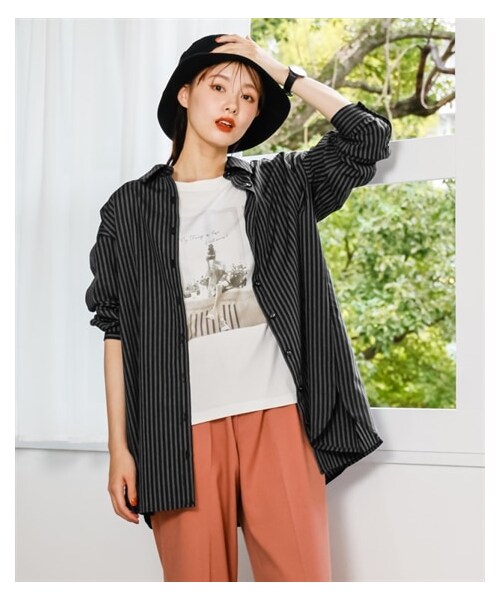 nissen（ニッセン）の「大きいサイズゆるシルエットストライプシャツ（シャツ/ブラウス・レディース・ピンク系/グレイッシュブルー系/サックス系/オフホワイト系/黒系・L~LL相当/3L~4L相当/5L~6L相当/8L相当/10L相当）」の7枚目の写真